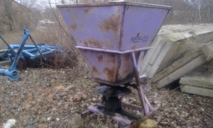 Розкидач міндобрив лейка на 600 кг, рум-600, рмд-600, мву-0.6, рум 0.6 - фото № 2