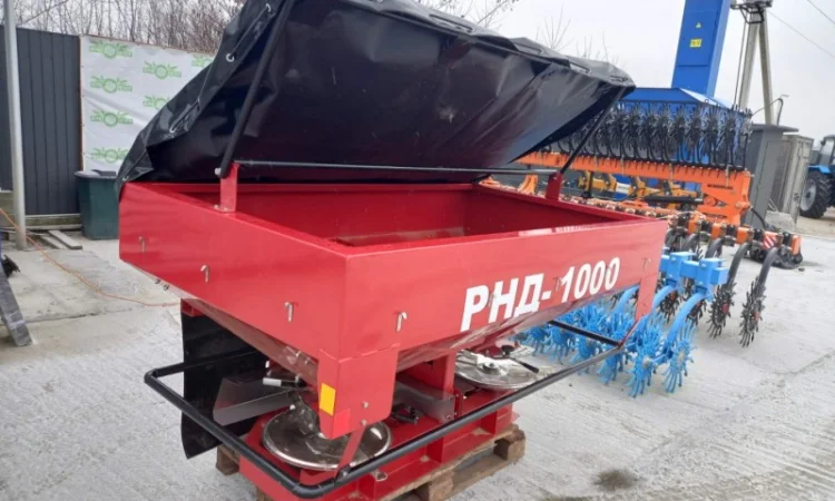 Розкидач мінеральних добрив РНД-1000 - фото № 1