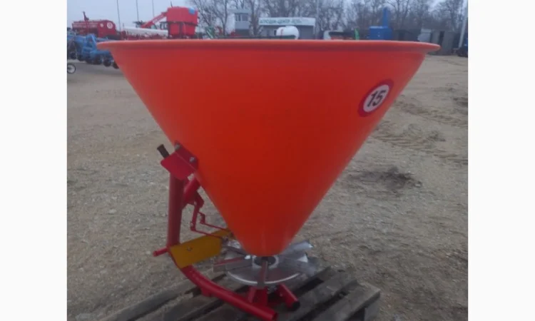 Розкидач мінеральних добрив 500 л - фото № 1