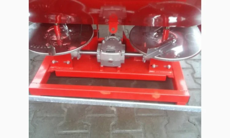 Разбрасыватель удобрений 1000кг Польша jar-met - фото № 2