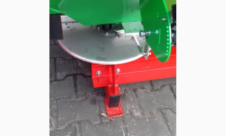 Розкидач міндобрив 500, 650, 1000л Польша - фото № 17