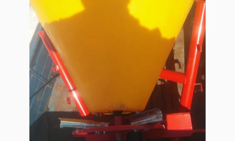 Разбрватель удобрений 500кг, розкидач міндобрив Польша - фото № 1