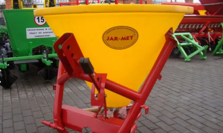 Разбрасыватель удобрений на. 500кг. 650кг. 1000кг Польша ( Jar-met - фото № 2