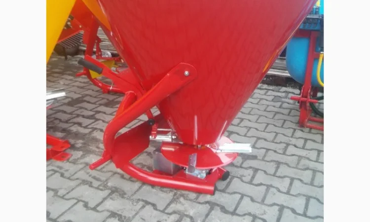Разбрасиватель удобрений, лійка, розкидач міндобрив Польша - фото № 1
