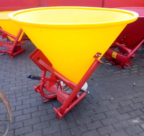 Розкидач міндобрив. разбрасыватель удобрений - фото № 1