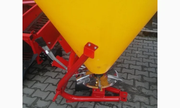 Лейка, лійка, разбрасиватель удобрений 500кг, розкидач міндобрив Польша - фото № 7