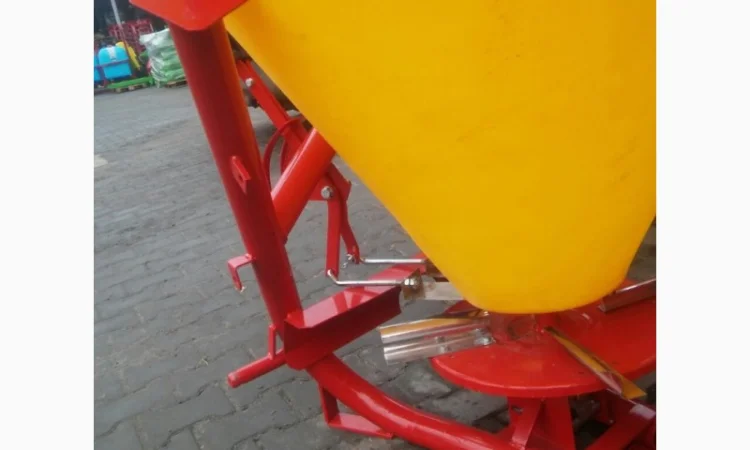 Розкидач міндобрив на 500кг 200кг 1000кг Польша - фото № 14