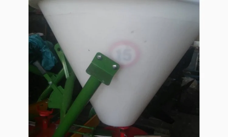 Розкидач міндобрив на 500кг 200кг 1000кг Польша - фото № 4