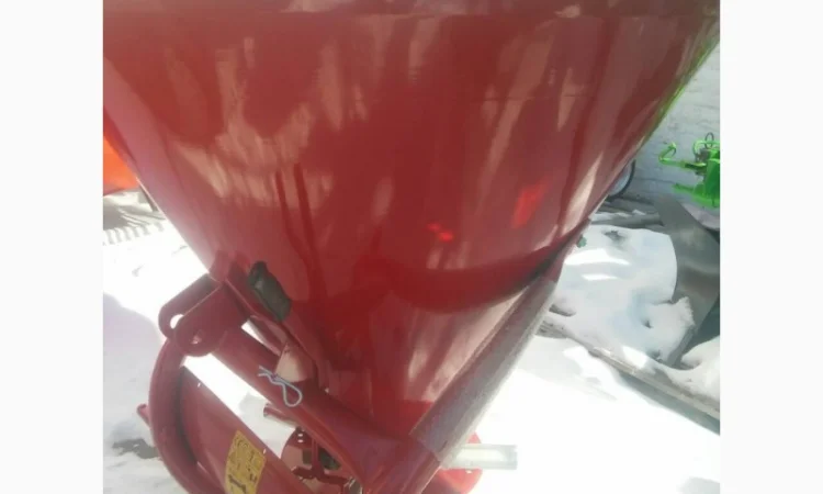 Разбрасыватель удобрений на 200кг. 500кг. 650кг. Польша ( Jar-met, Strumyk) и Украина - фото № 16