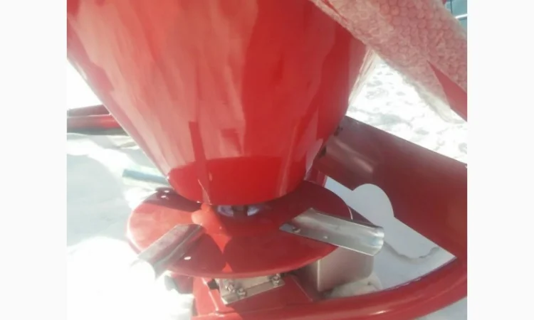 Розкидач міндобрив на 200кг 500кг (пластик та метал) Польша - фото № 3