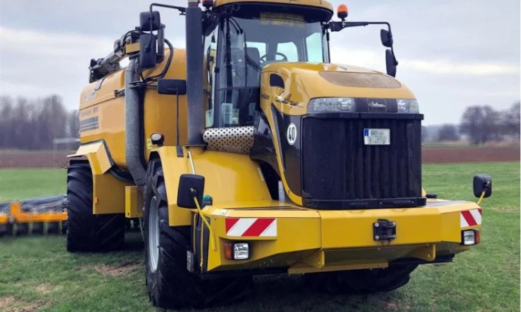 Самохідний розкидач добрив Challanger Terra Gator 2244 (2007) - фото № 2