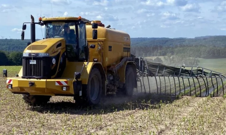 Самохідний розкидач добрив Challanger Terra Gator 2244 (2007) - фото № 3