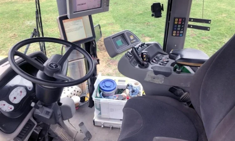 Самохідний розкидач добрив Challanger Terra Gator 2244 (2007) - фото № 6