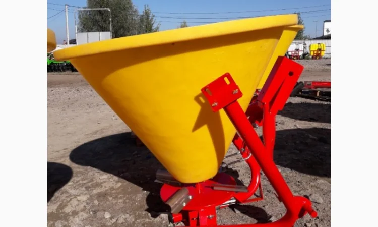 Разбрасыватель, розкидач, лійка, лейка, рум пластик усилений - фото № 4