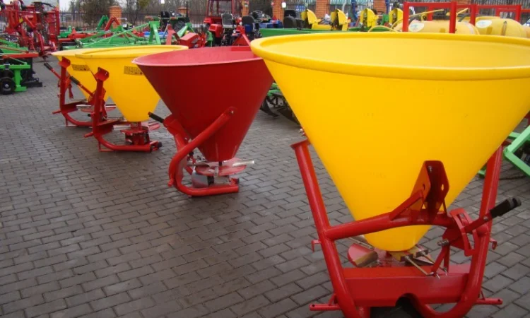 Розкидач міндобрива лійка РУМ польський - фото № 2