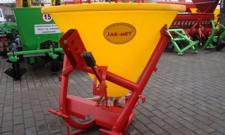 Розкидач міндобрива лійка РУМ польський - фото № 3