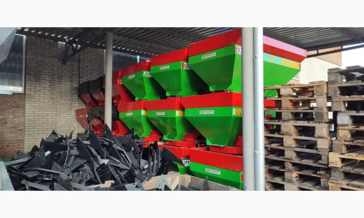 Розкидач міндобрив 300кг, 500кг, 650кг 1000кг польський(пластик, метал) - фото № 12