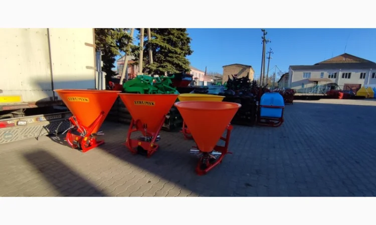 Розкидач міндобрив 300кг, 500кг, 650кг 1000кг польський(пластик, метал) - фото № 5