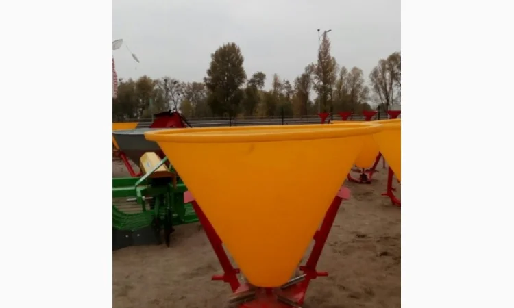 Польський розкидач 500 кг фірми Jar-Met Польща - фото № 3