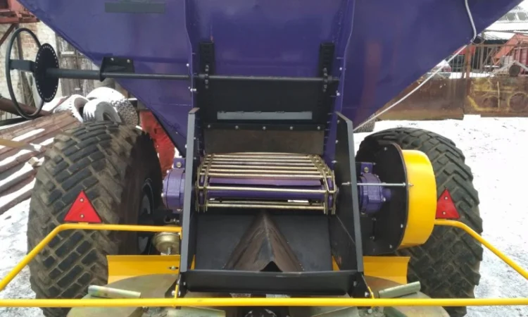 Разбрасыватель минеральных удобрений МВУ-6, МВУ-8, МВУ-5, МВУ-4 - фото № 1