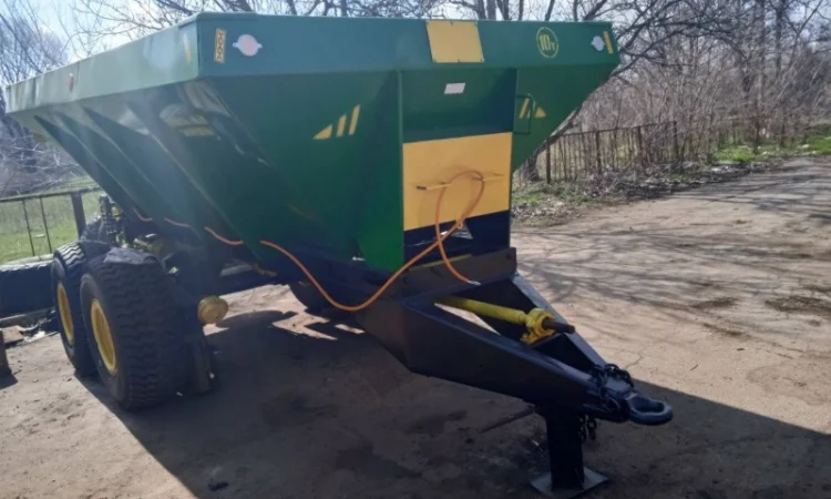 Розкидачі мінеральних добрив навісні та причепні - фото № 2