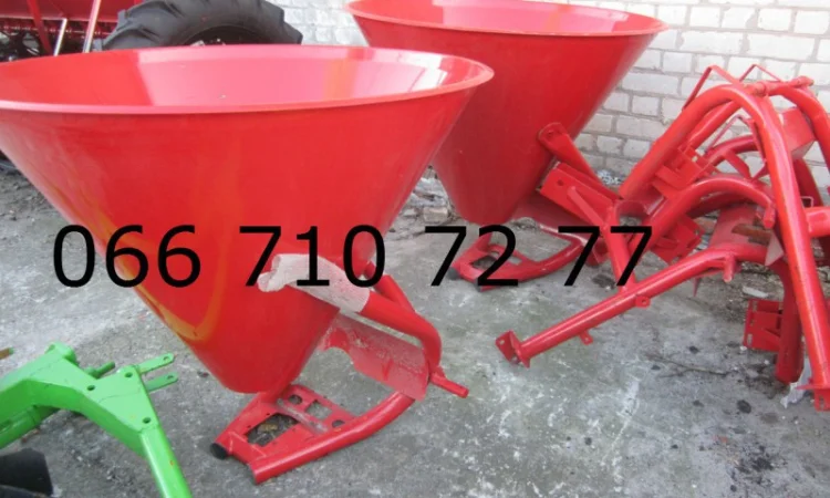 Удобрение разбрасыватель РУМ-0.5! Металлический и пластиковый бункера - фото № 1