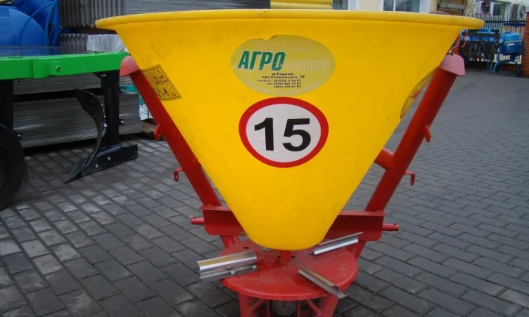 Розкидачі мін-добрив навісні Jar-met на 300-500 л - фото № 2