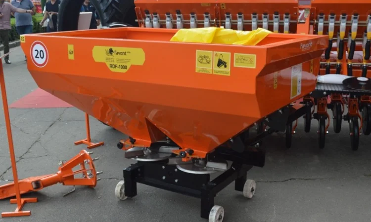 Розкидач мінеральних добрив РДФ-1000 - фото № 2