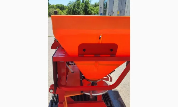 Новий навісний розкидач добрив DEXWAL TORNADO DUO 850/1200 - фото № 2