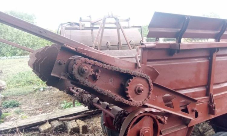 Подається роскидач органічних добрив РОУ-6 - фото № 6