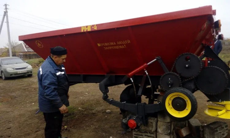 Разбрасыватель минеральных удобрений, песка РМГ4, РУМ4 - фото № 9