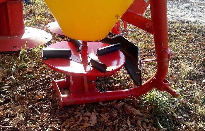 Разбрасыватель минеральных удобрений 500 кг садовый Jar-Met Польша - фото № 6