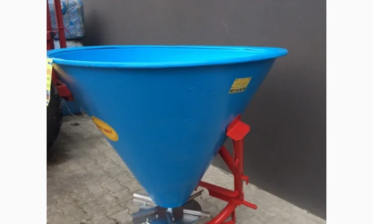 Разбрасыватель удобрений лейка рум 200 - 300 - 500 - 650 Польша - фото № 17