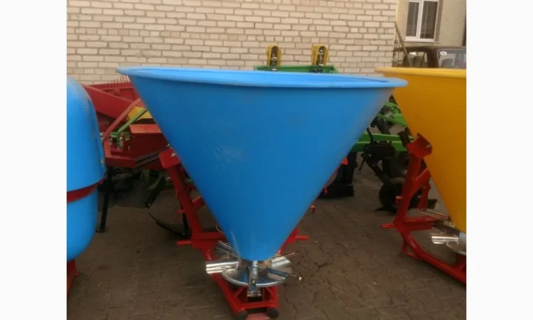 Разбрасыватель удобрений лейка рум 200 - 300 - 500 - 650 Польша - фото № 15