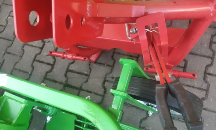 Розкидач міндобрив лійка рум 200 300 500 650 кг Польща - фото № 17