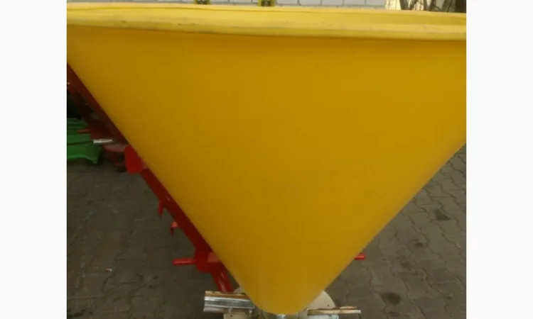 Розкидач міндобрив лійка рум 200 300 500 кг Strumyk - фото № 6