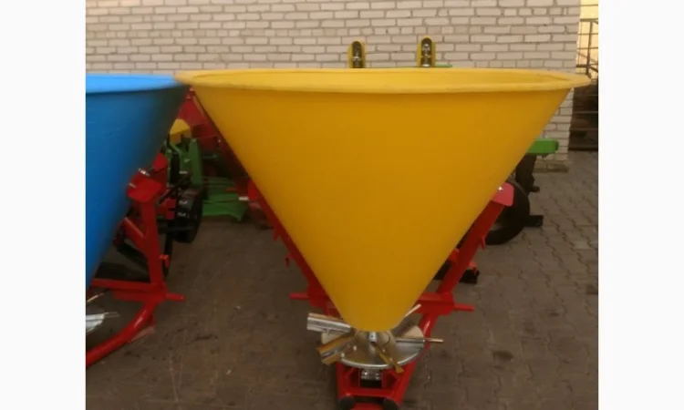 Розкидач міндобрив лійка рум 200 300 500 кг Strumyk - фото № 5