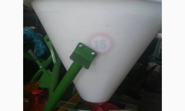 Разбрасыватель удобрений 300 - 500 - 650 - 1000 кг Польша - фото № 8