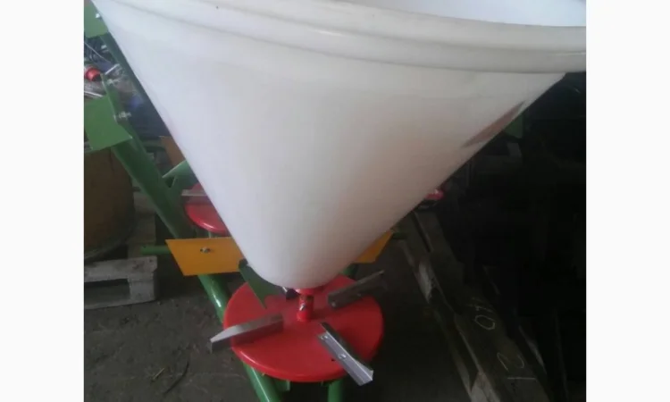 Разбрасыватель удобрений 300 - 500 - 650 - 1000 кг Польша - фото № 4