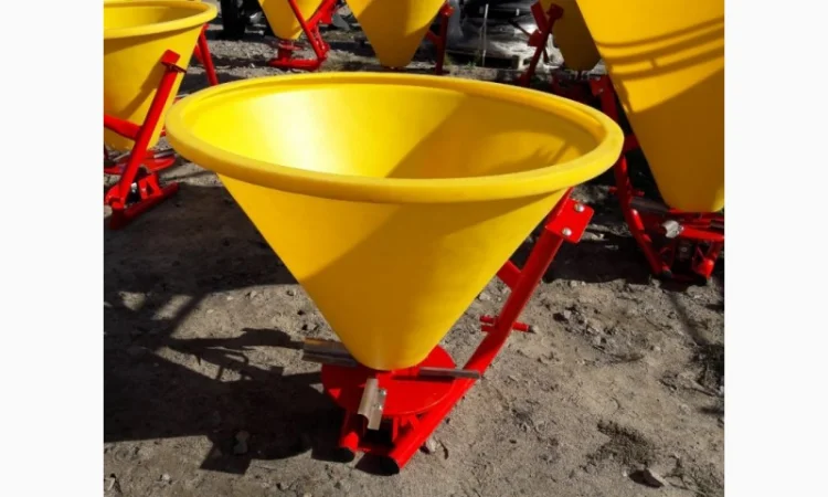 Розкидач мінеральних добрив на 300 кг (бак пластиковий) фірми Jar-Met - фото № 3