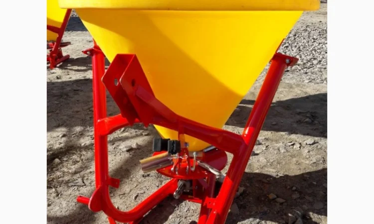 Розкидач мінеральних добрив на 300 кг (бак пластиковий) фірми Jar-Met - фото № 13