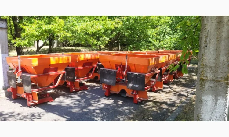 Навесной разбрасыватель удобрений / навісний розкидач добрив DEXWAL / TORNADO DUO 850/1200 - фото № 5