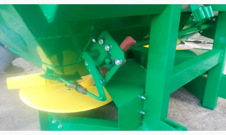 Разбрасыватель минеральных удобрений Jarmet-500 МВД-0, 7; 1200 РУН-1100 - фото № 3