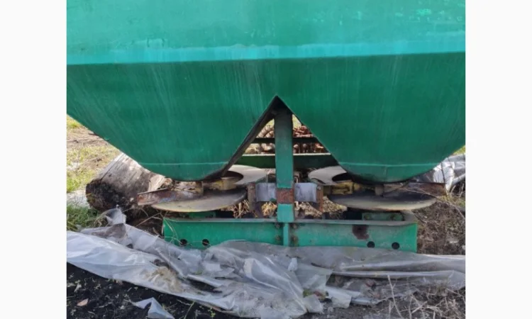 Розкидач міндобрива на дві тарілки - фото № 1