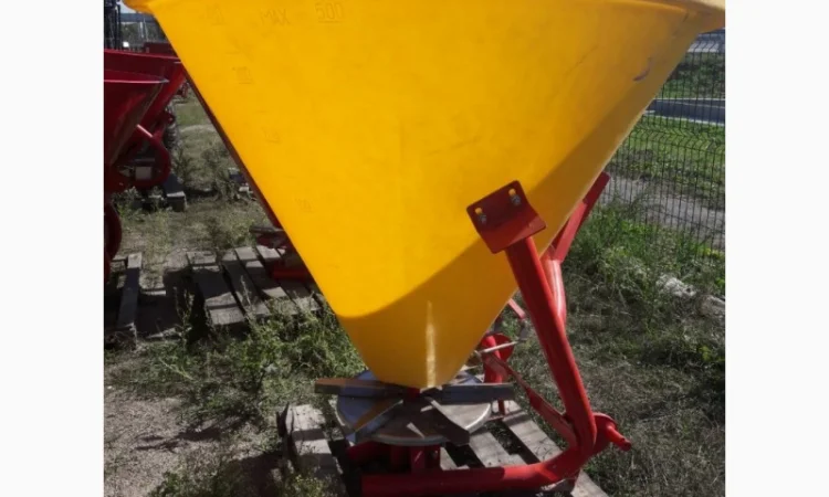 500 кг розкидач міндобрив фірми Jar-Met Польща - фото № 1