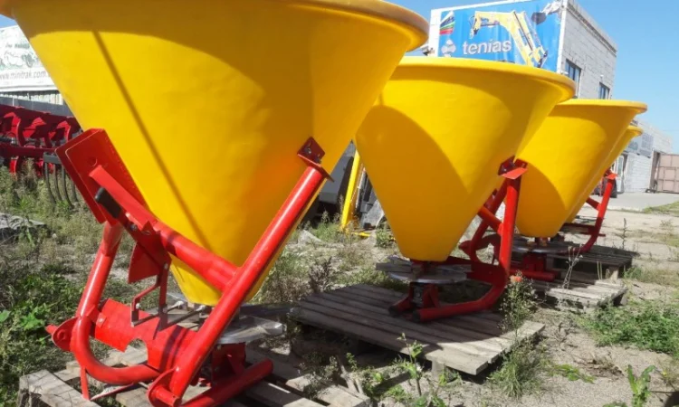 500 кг розкидач міндобрив фірми Jar-Met Польща - фото № 3