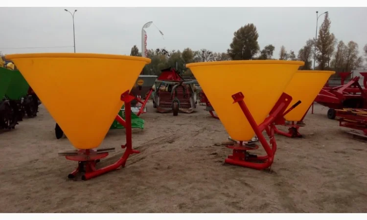 500 кг розкидач міндобрив фірми Jar-Met Польща - фото № 7