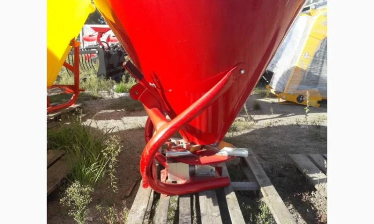 РУМ на 500 кг розкидач міндобрив фірми Jar-Met Польща - фото № 7