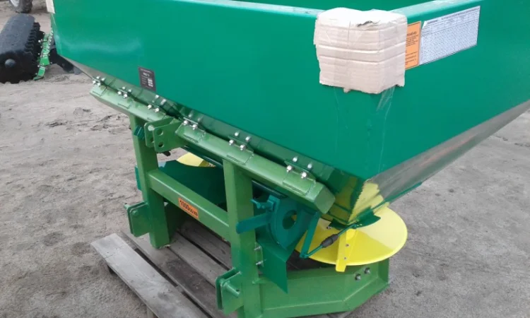 Разбрасыватель удобрений Jar Met 1000 л - фото № 6