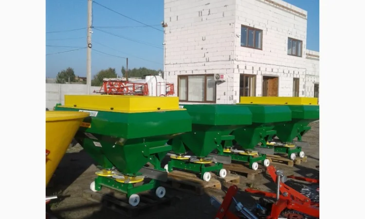 Розкидач мінеральних добрив 1000 л Jar Met - фото № 7